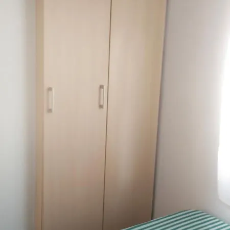 5 Pers * L' Escala
